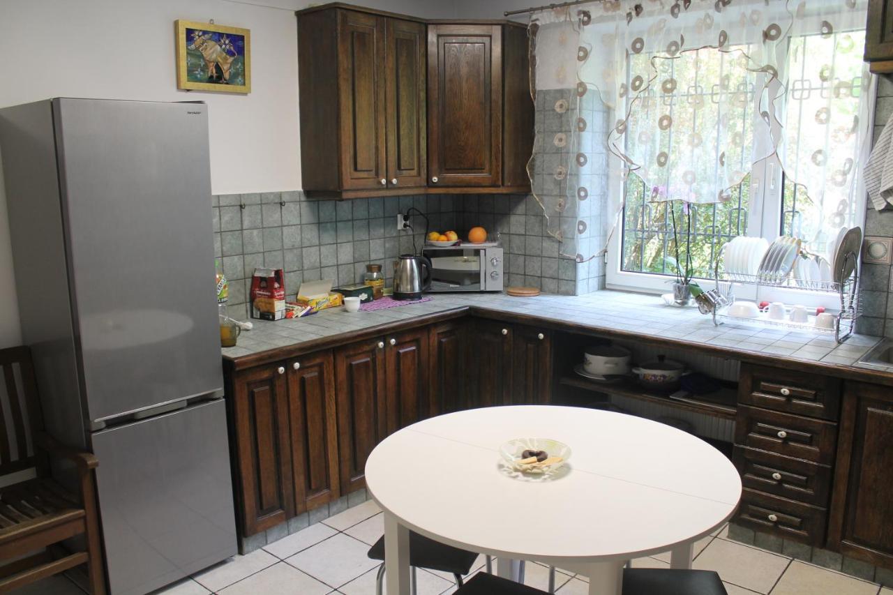 وارسو Saska Ochota Forest Guest House المظهر الخارجي الصورة