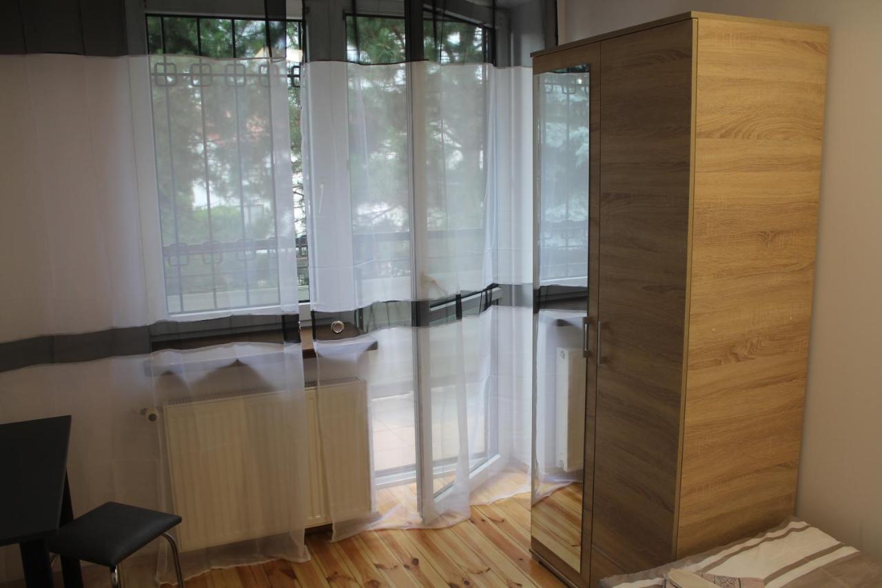 وارسو Saska Ochota Forest Guest House المظهر الخارجي الصورة