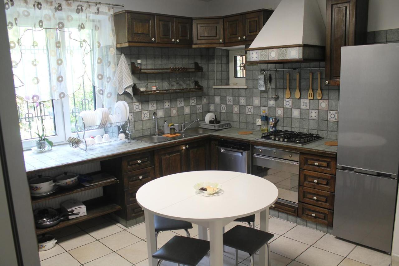وارسو Saska Ochota Forest Guest House المظهر الخارجي الصورة